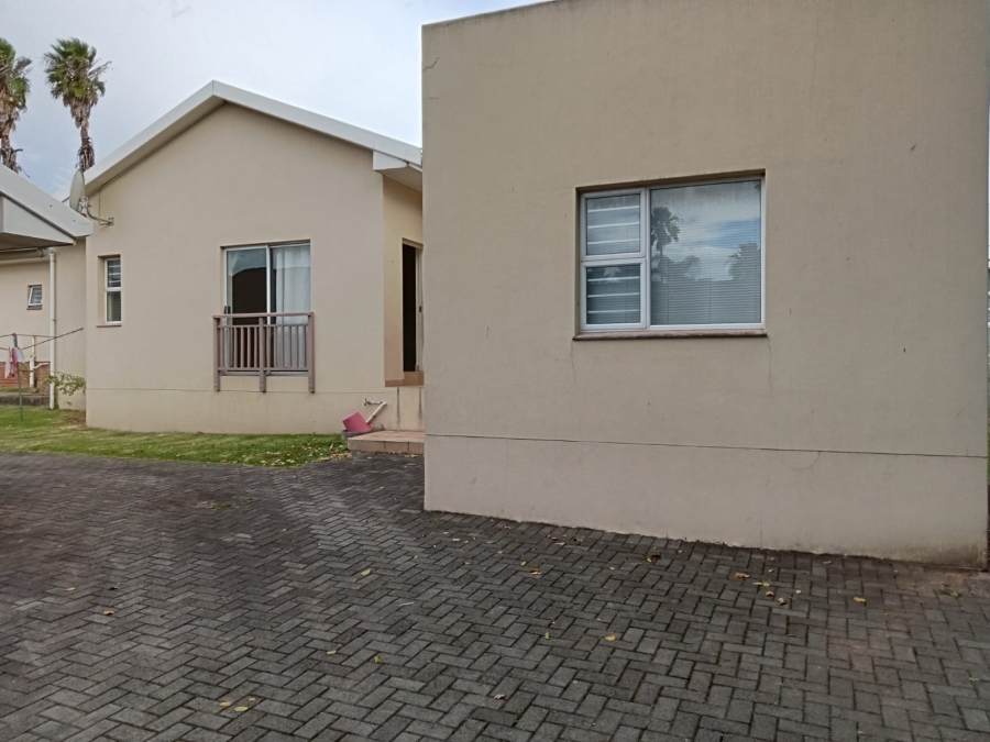 4 Bedroom Property for Sale in Greenfields Eastern Cape
